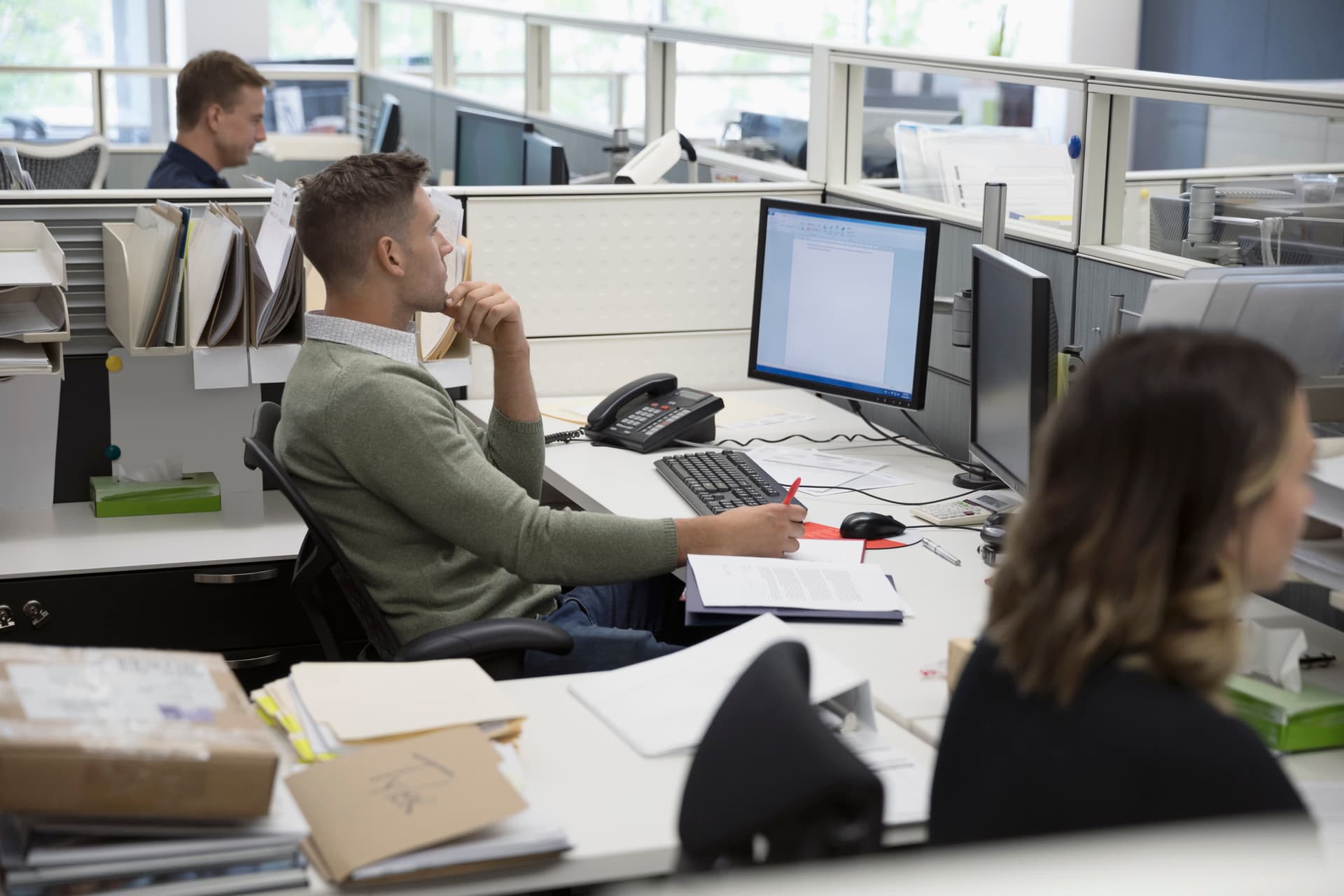 Unsichtbare PC-Überwachung und Innovationsmanagement: Wie Überwachung Kreativität und Effizienz fördern kann