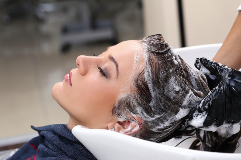 Warum ein ergonomisches Friseurwaschbecken essenziell für Salons ist